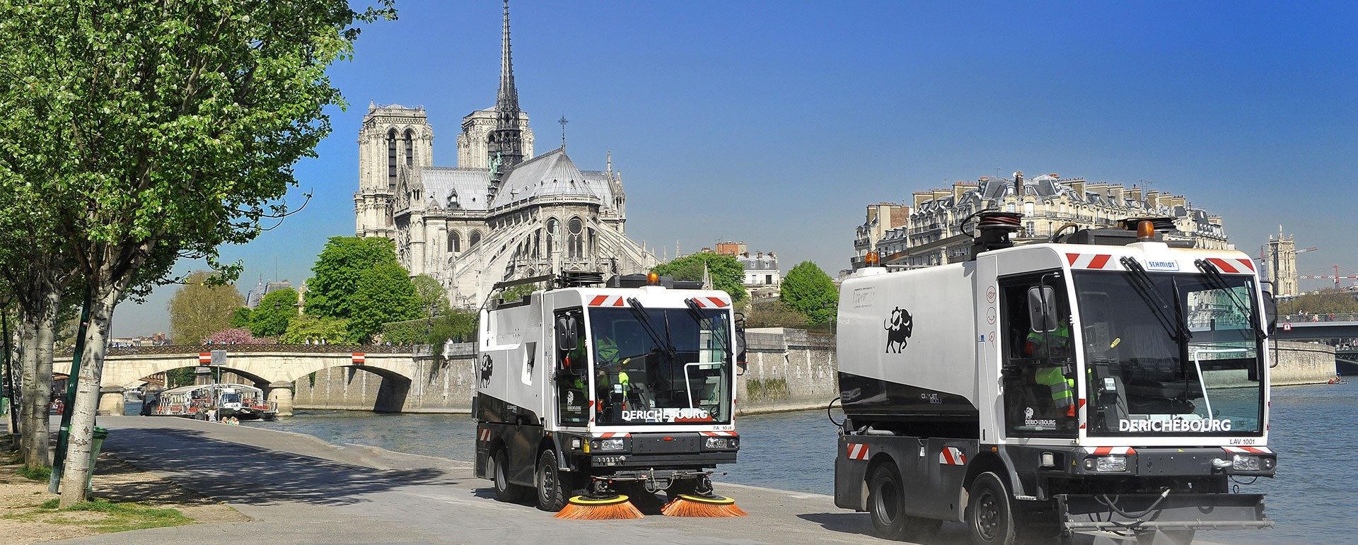 Balayeuses Derichebourg devant Notre-Dame de Paris