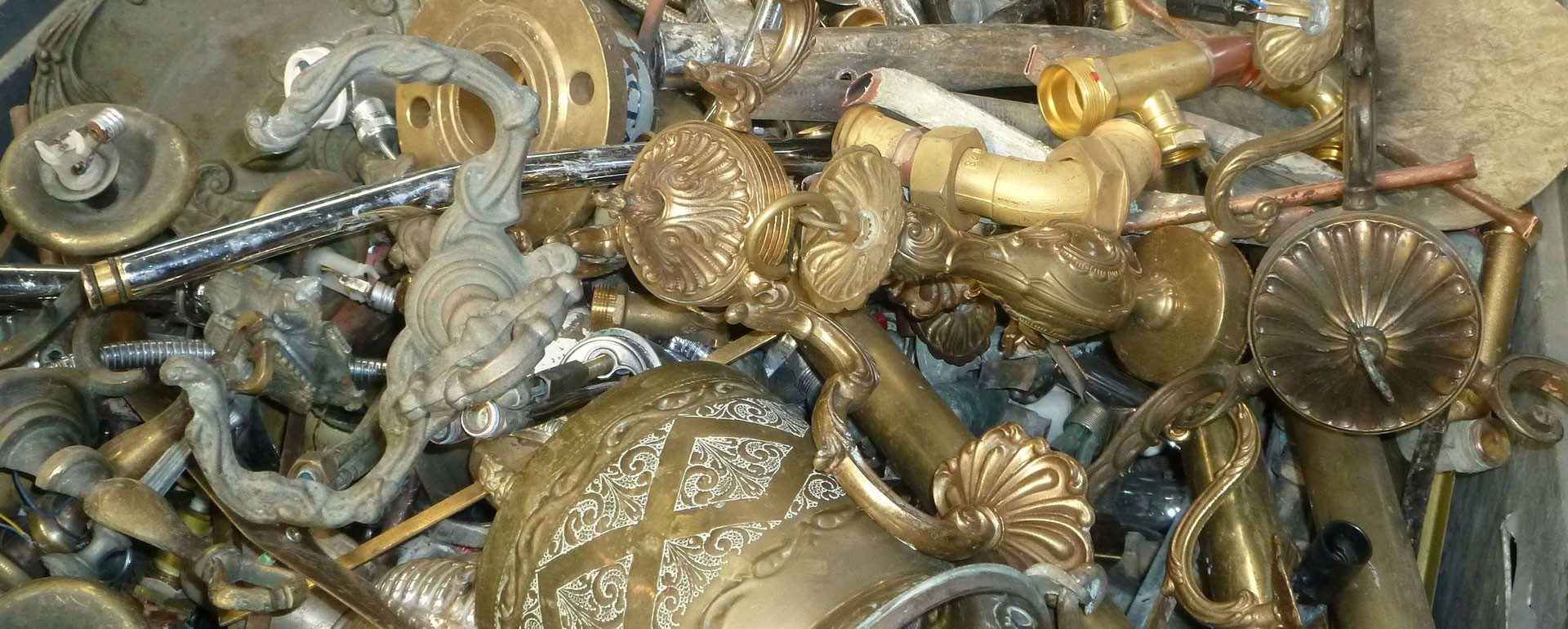 Métaux et objets en laiton rachetés au détail